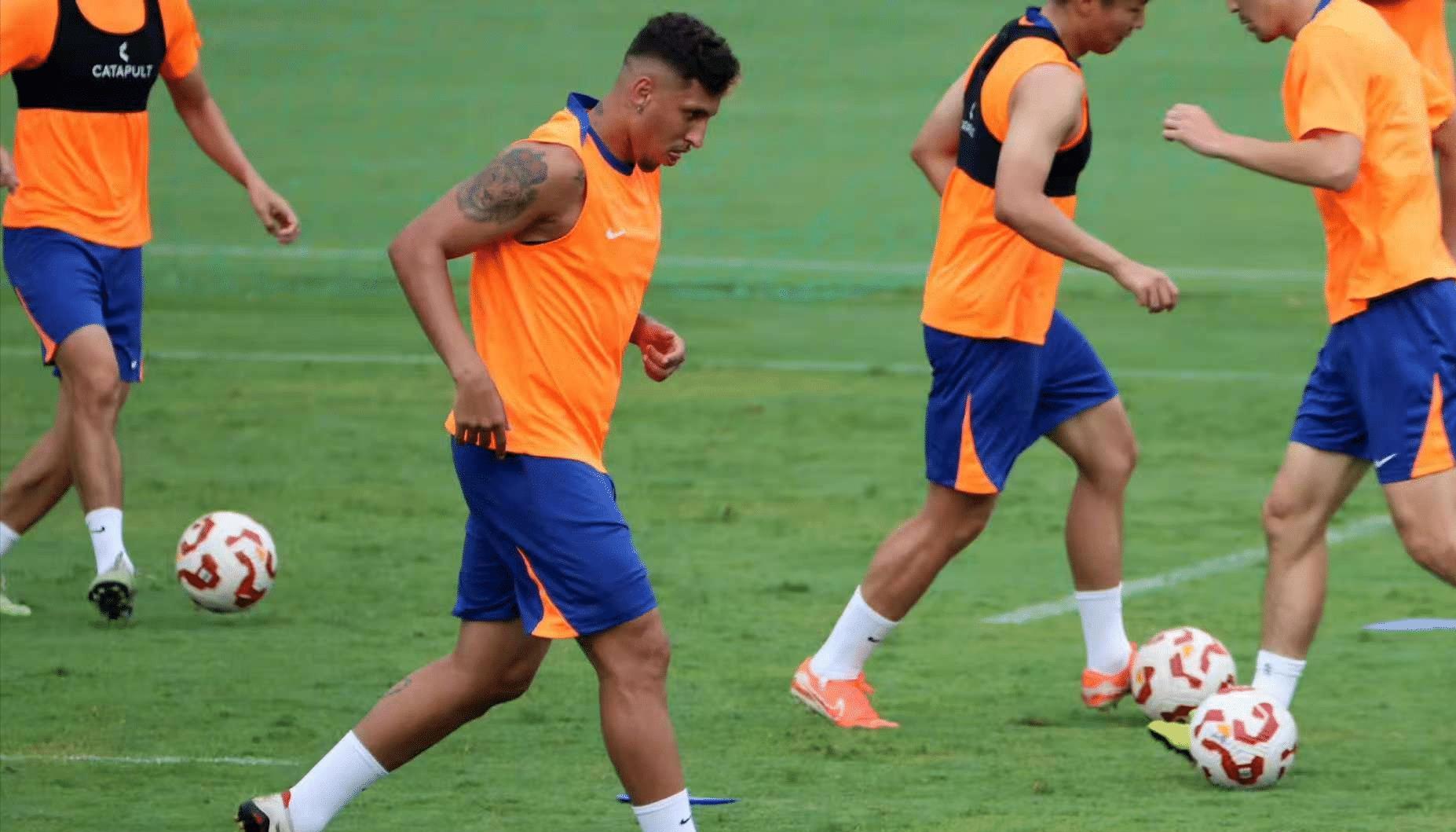 赛前训练中, 王昊斌这