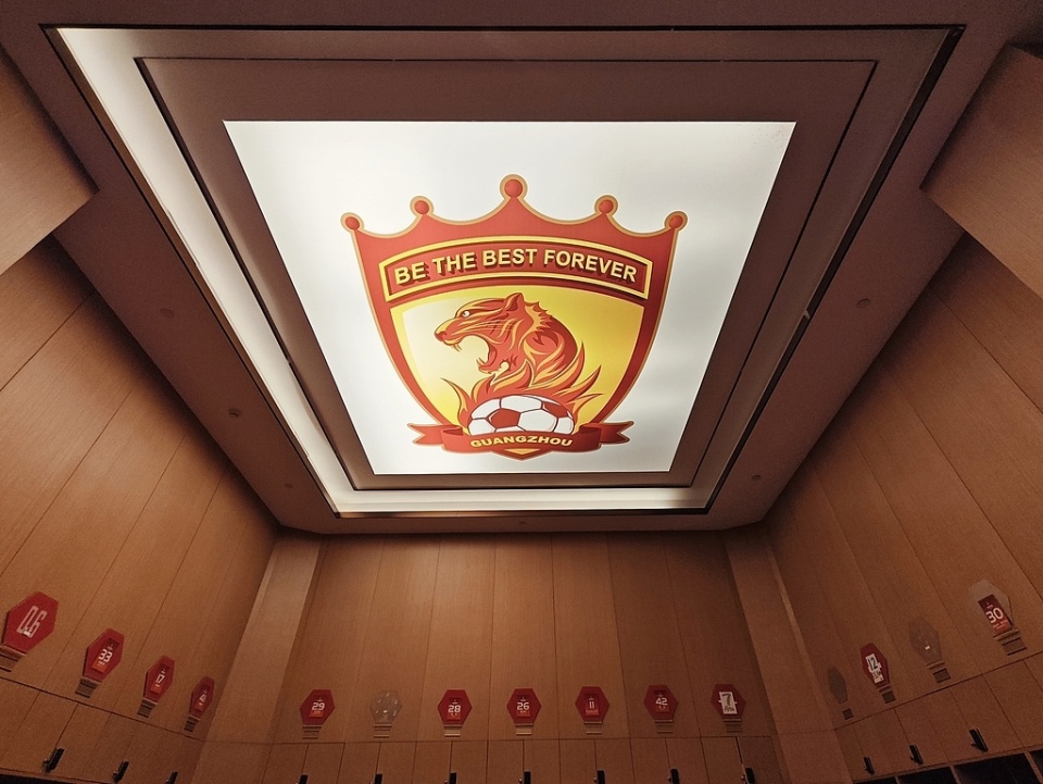 悠久的足球, 另一边厢, CAZdo