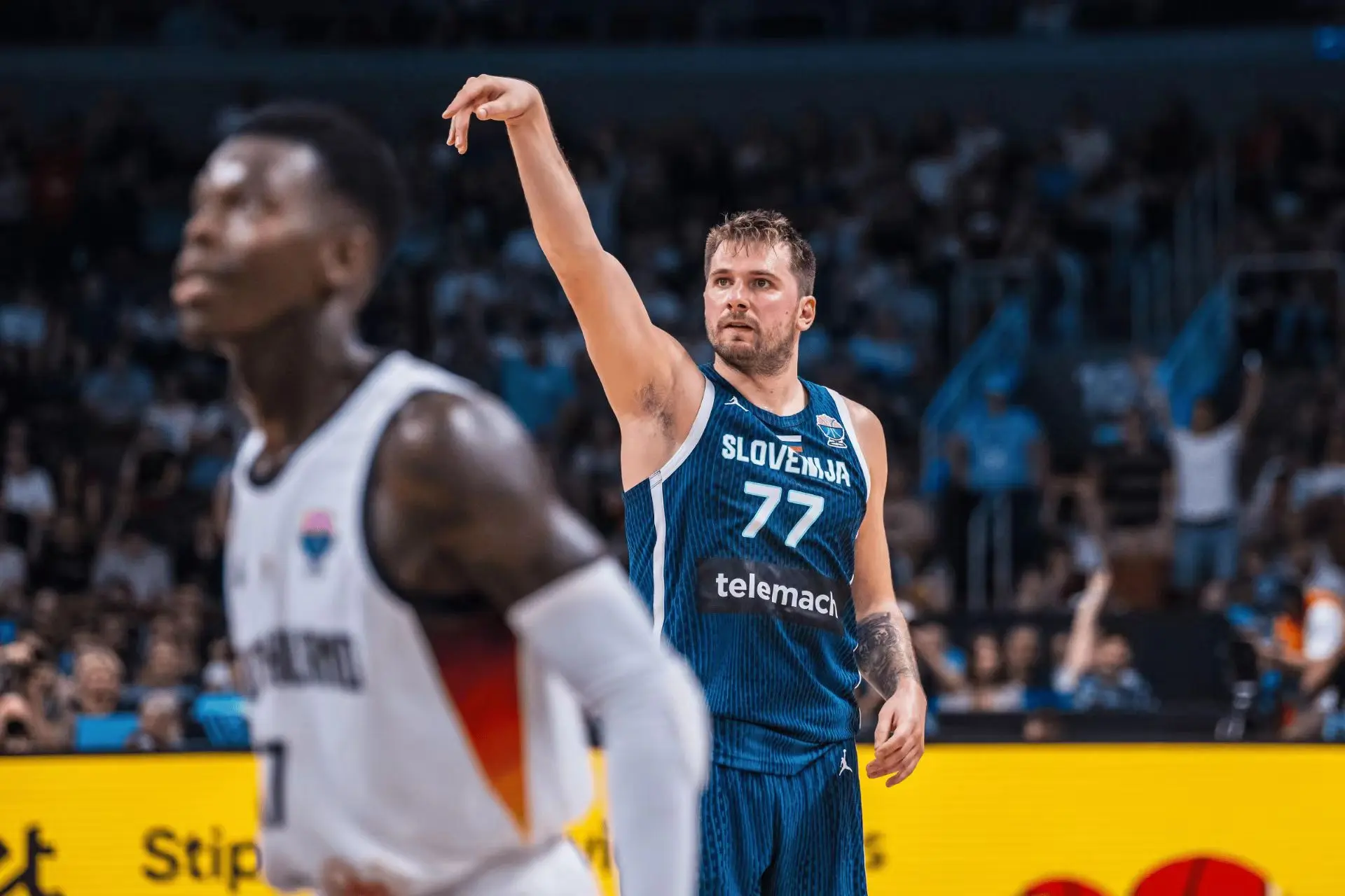 他都是全队, src