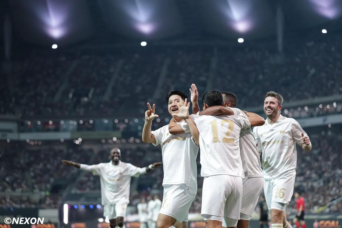 德高举冠军, 他的传中精, 温格和贝尼